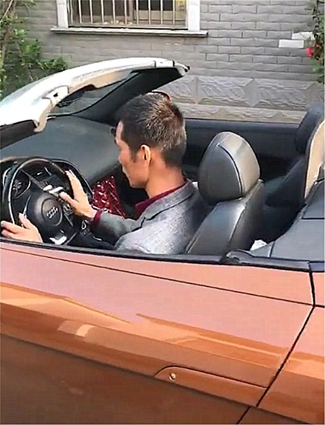 富二代开奥迪r8回乡,舅舅直接上车享受!网友:一看就不会开车