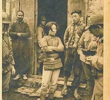 最美抗日女英雄, 用微笑面对日军的暴行|日军|抗日|鬼子_新浪新闻