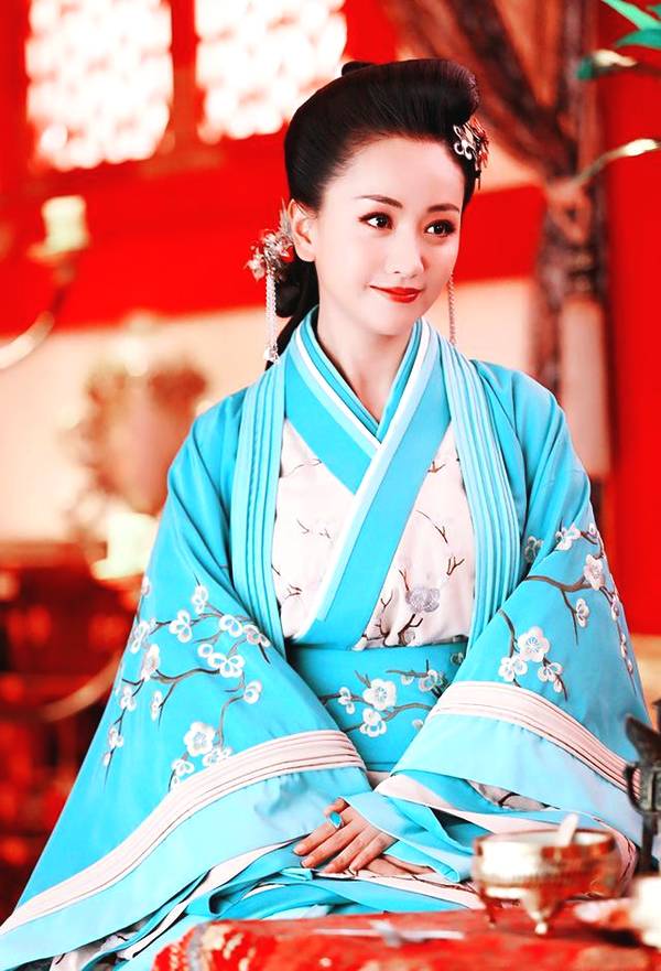 更具备古人所爱的典雅,baby饰演的云歌显然没有杨蓉饰演的霍成君惊艳