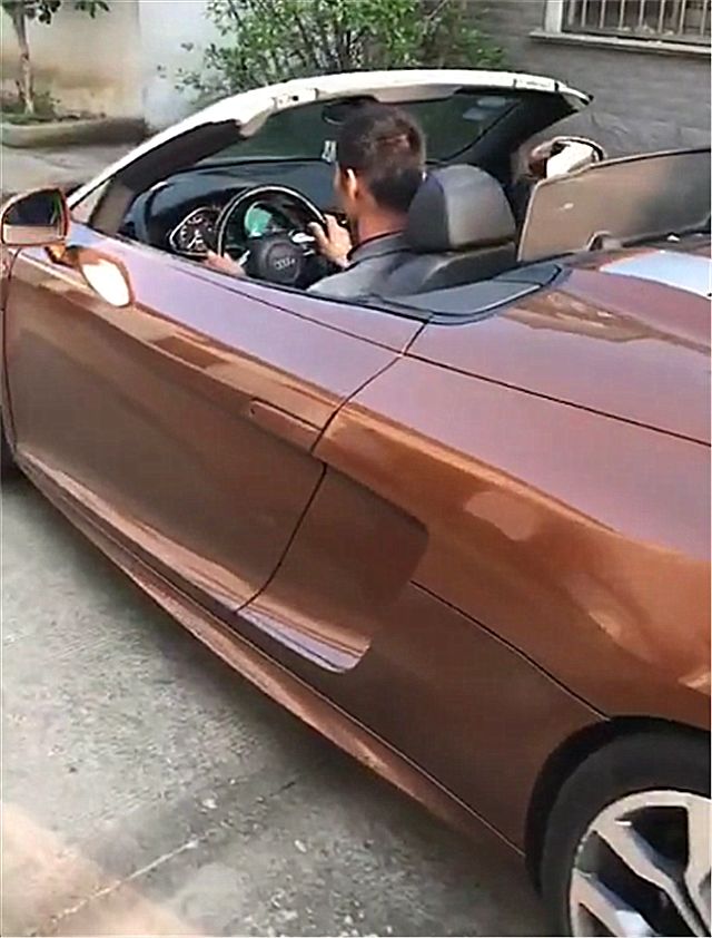 富二代开奥迪r8回乡,舅舅直接上车享受!网友:一看就不会开车