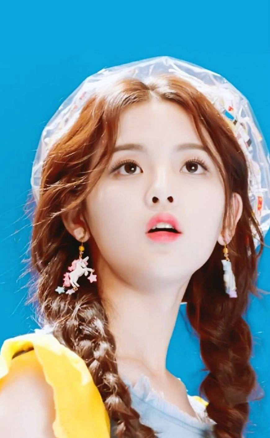 杨超越这张漫画脸太美,人畜无害的小眼神,网友,又一个直男斩