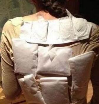 王俊凯身裹保鲜膜,王源穿6层衣服,她让人心疼