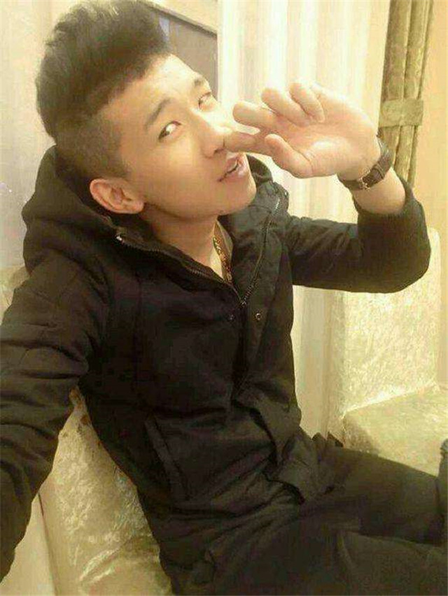 天佑的"小弟",曾坐拥奥迪宝马,因违规被封杀,今成过气网红!