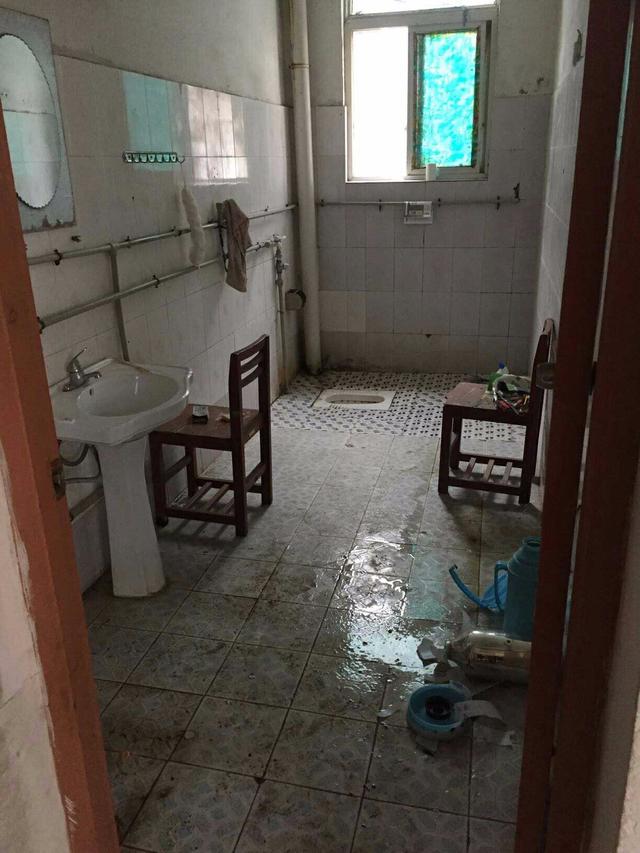 90后妹子只花1000块钱,破旧的出租房秒变"小清新"!