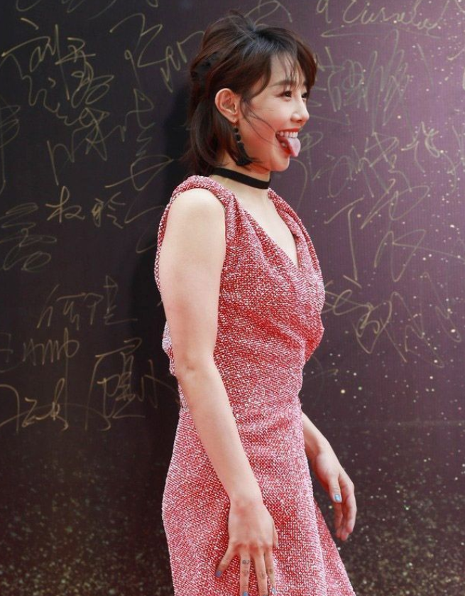 白百何近照流出,精致妆容气色不错,网友:老总眼神信息量太大