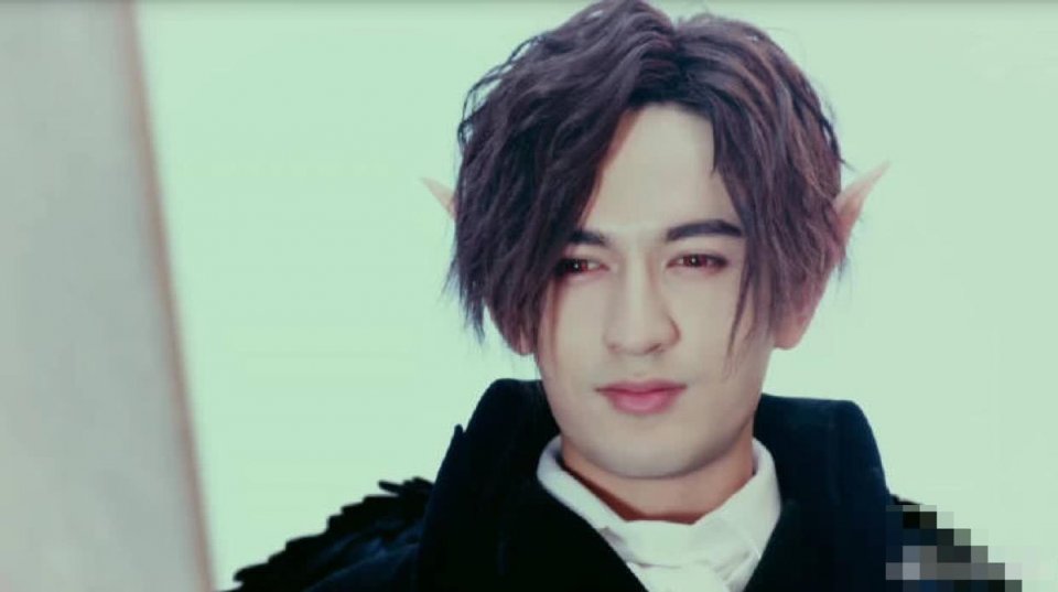 新疆男神米热,一张略带异域风情的脸庞散发迷人魅力