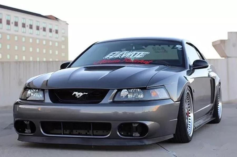 第四代野马的样子就像是马群中的一只温柔绵羊,尽管它的性能并不是