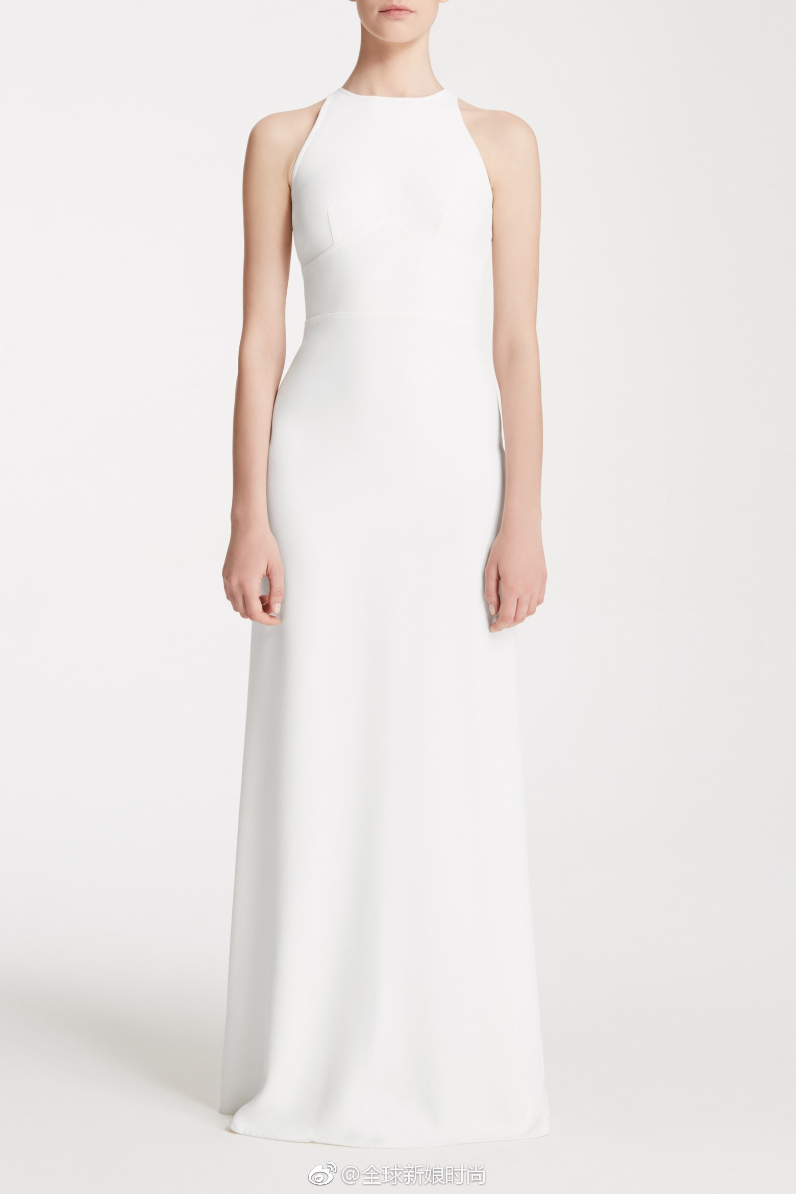 适合各种婚礼风格的迷人白色伴娘礼服