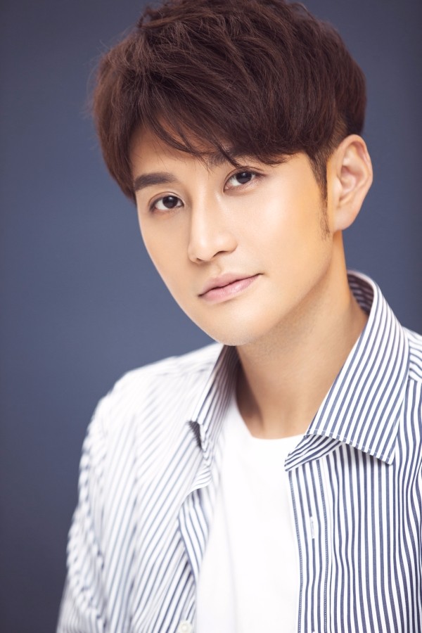 蔡俊涛时尚大片 笑容治愈暖男力max