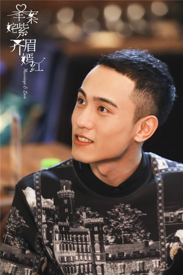 王彤羽饰演许程程打开新浪新闻李翠饰演方殷乐打开新浪新闻卫延侃饰演