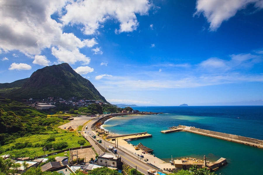 中国最大的岛屿,曾经被日本统治50年,是国内最富裕的地区之一