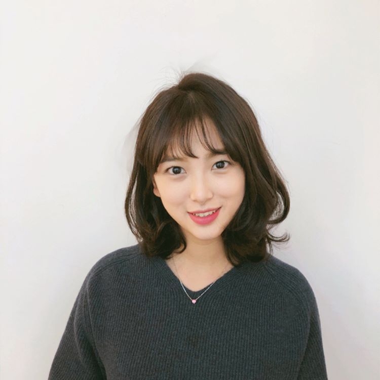 发尾烫一圈的微卷发烫后小颜又时尚