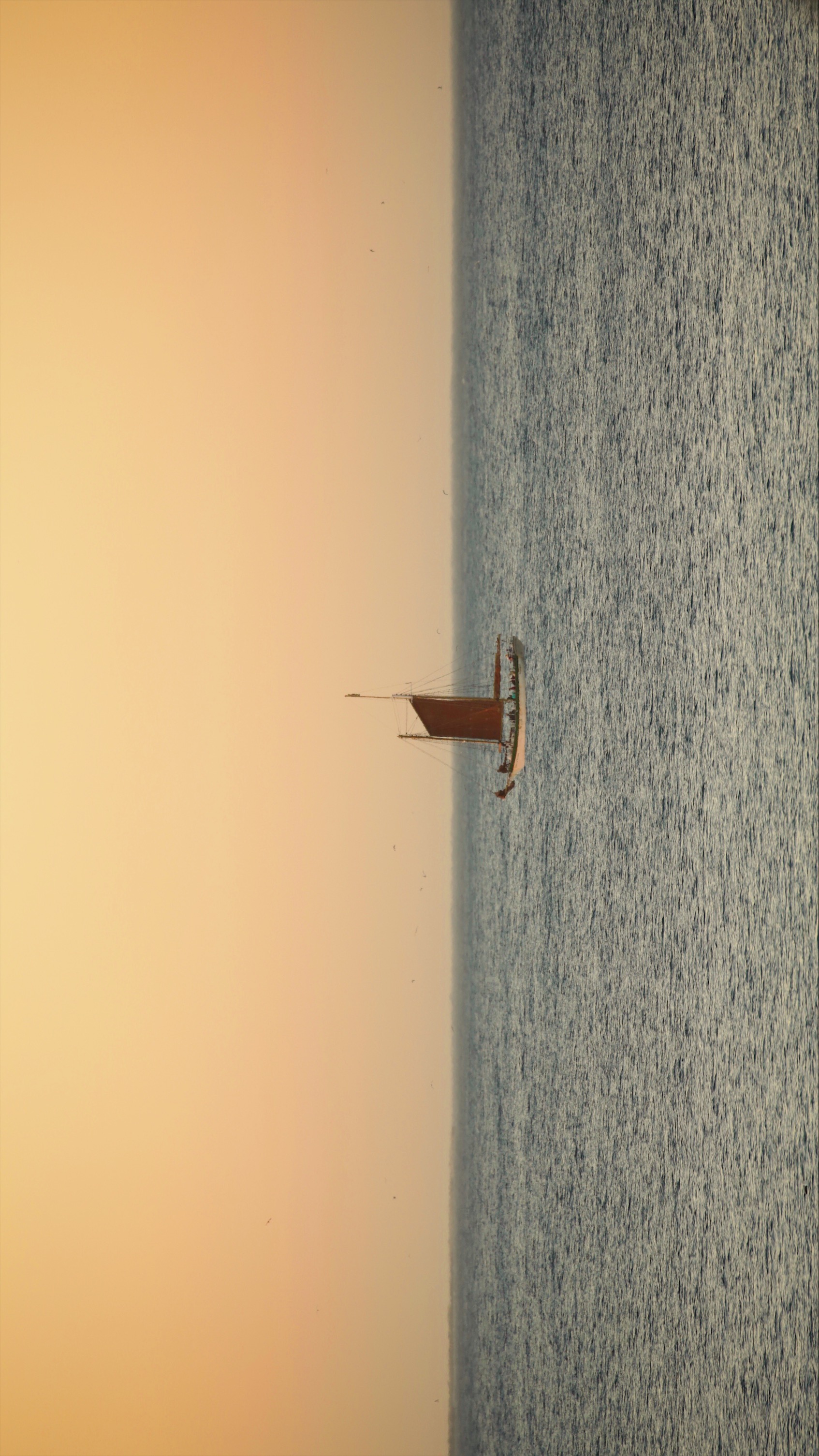 每一天的努力,只是为了让远方变得更近一些.推荐摄影师:@陶立夏