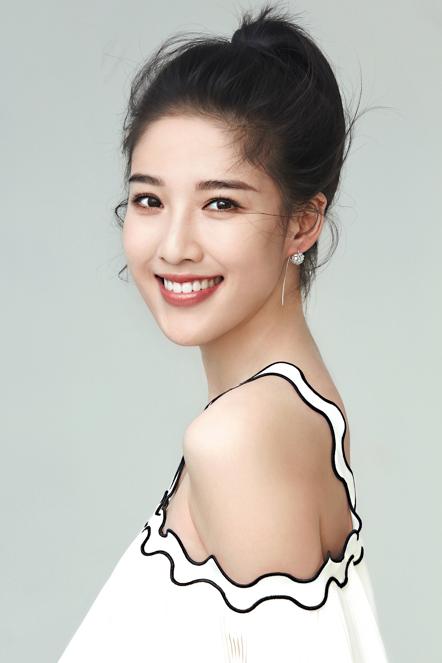 超可爱的漫画腿小姐姐 广西艺术学院 笑起来超甜被微博里的抖音撩到了