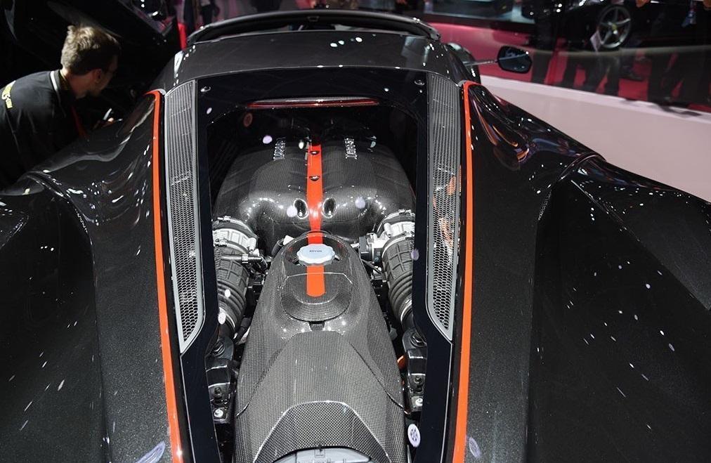法拉利v12发动机车型图片