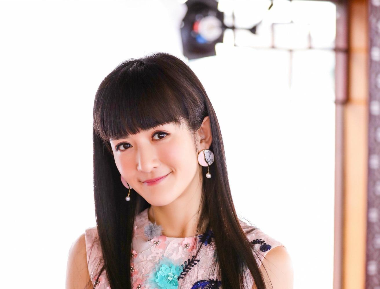 在娜姐以及好友放出来的生活照中,她常常穿着的都是休闲服,不会将肌肤