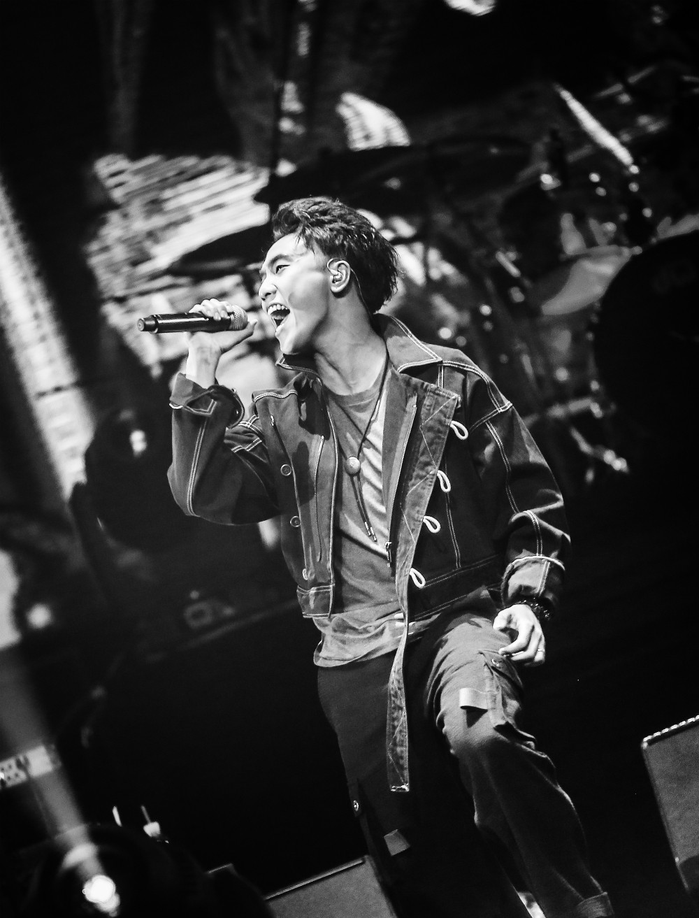 陈乐基&杀手锏乐队亮相"祝您愉快"演唱会 献唱经典致敬家驹