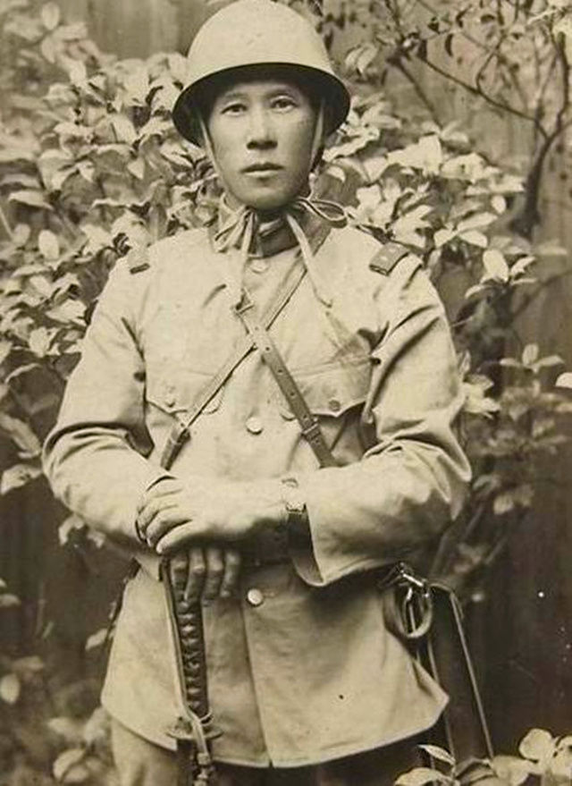 二战时期日本侵华部队单兵老照片 最后一张最可恨
