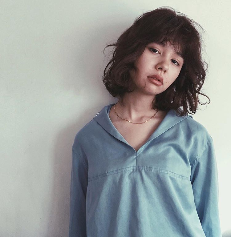 慵懒系中短发发型,新晋女生最喜欢的发型,很百搭