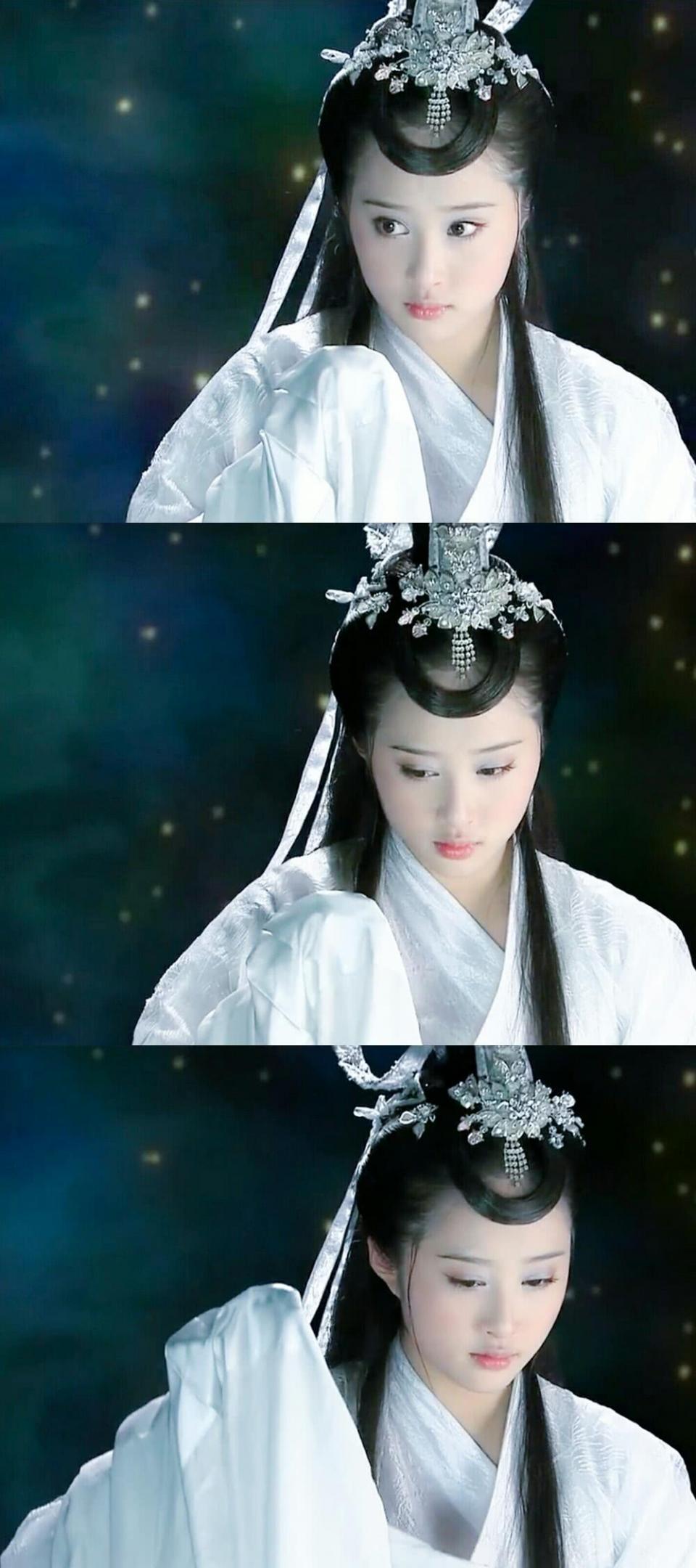 第二位就是杨幂,她在《仙剑奇侠传三》之中的夕瑶.