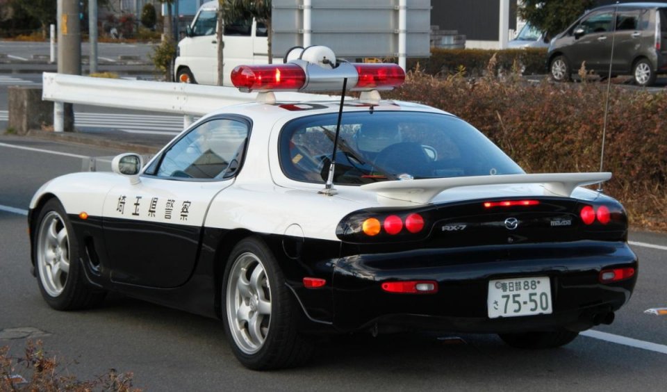 在日本开警车真是太幸福了除了各种性能车还有情怀经典车