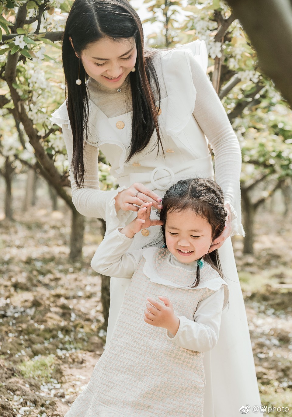 千树万树梨花开,温馨亲子一组