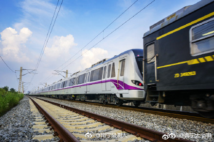 南宁轨道交通三号线喜提新车