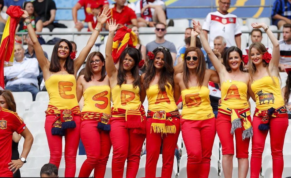 西班牙女球迷惊艳俄罗斯世界杯!