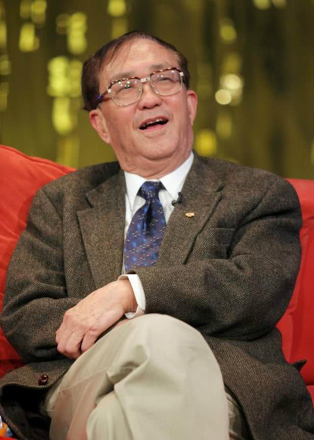 2008年,同样的事情同样的发生了,谢晋他的大儿子,同是导演的谢衍也因