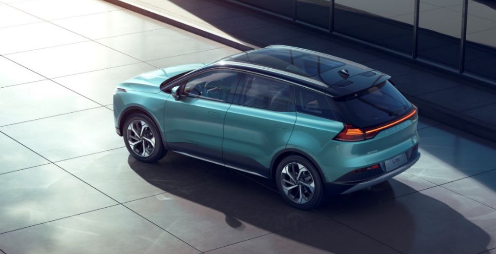 爱驰u5 首秀:来自工程的坚持与创新-新浪汽车