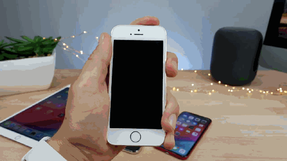 iphone 5s升级ios 12运行速度首先是iphone 5s,可以看到不论是进入
