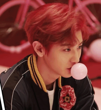 既然都叫它"宅男式"搭配了,那还是交还给我们帅气的颜值担当欧巴们吧