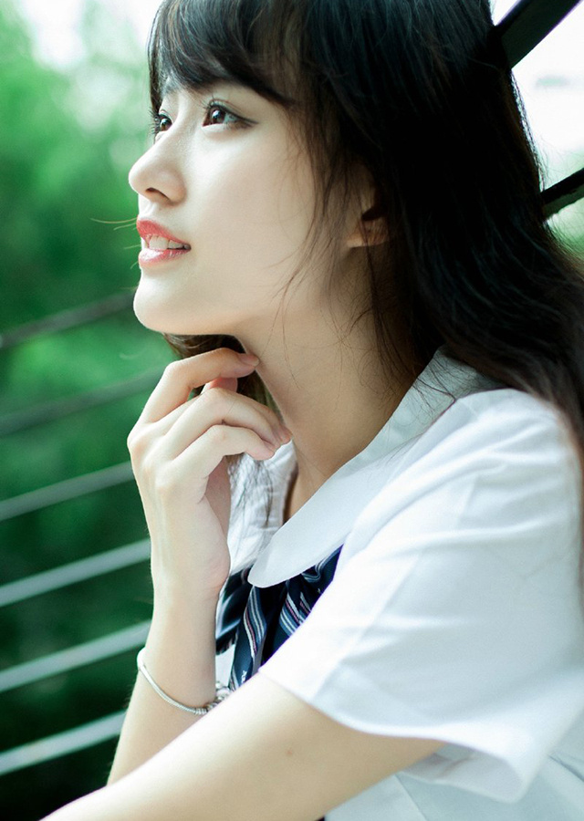 氧气学生妹子校园内清纯可爱迷人生活照