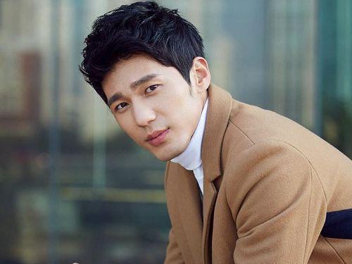 不知道你们有没有追过微微一笑很倾城,白宇在剧中饰演的是曹光一角