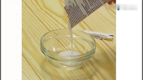 白鞋晒黄别发愁用这个小窍门鞋子在太阳下越晒