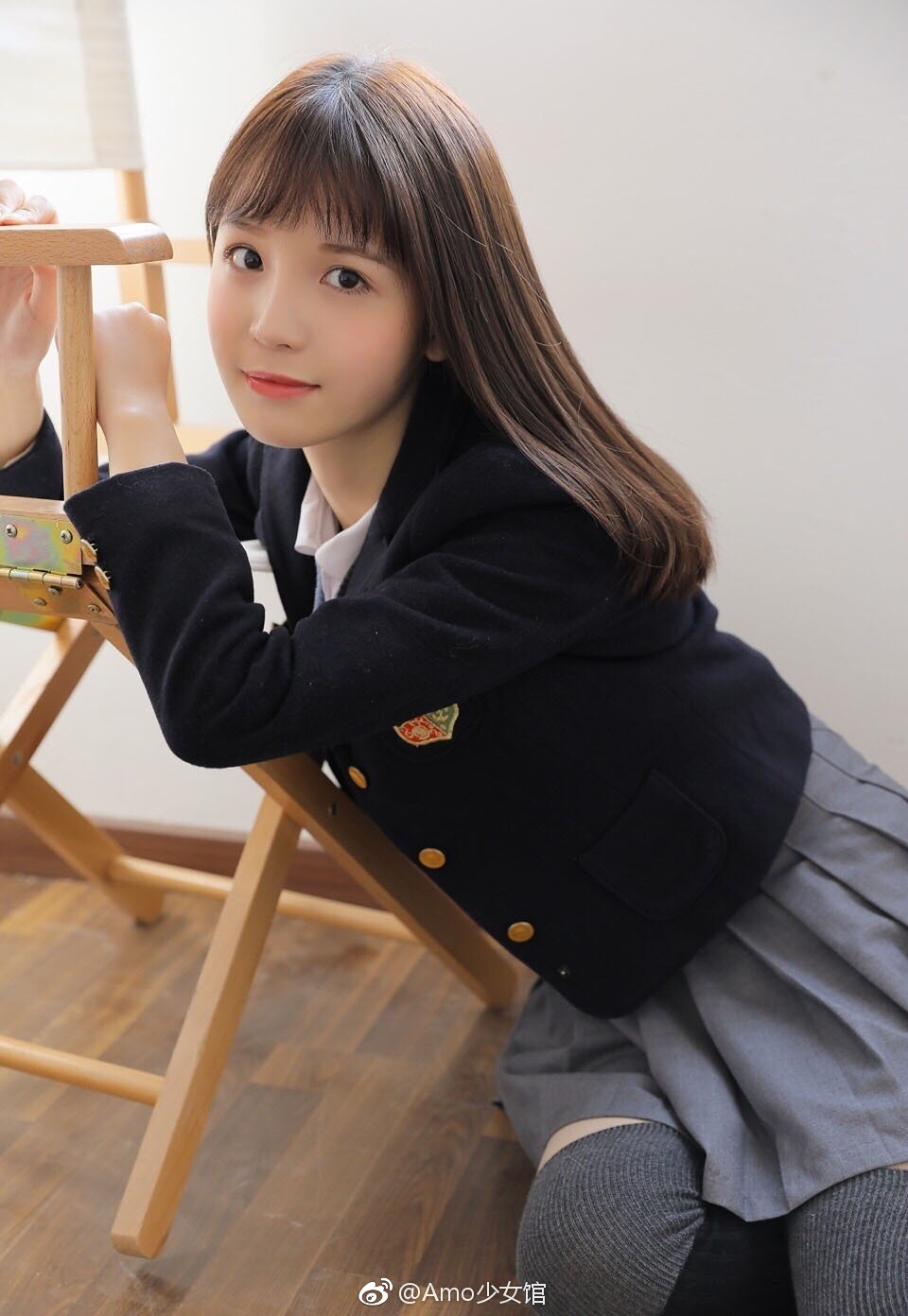 漂亮好看的校花美女性感制服诱惑写真