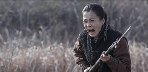 没多久,真的有一个土匪提了五个鬼子的头上门提亲,吕芪毫不犹豫地就