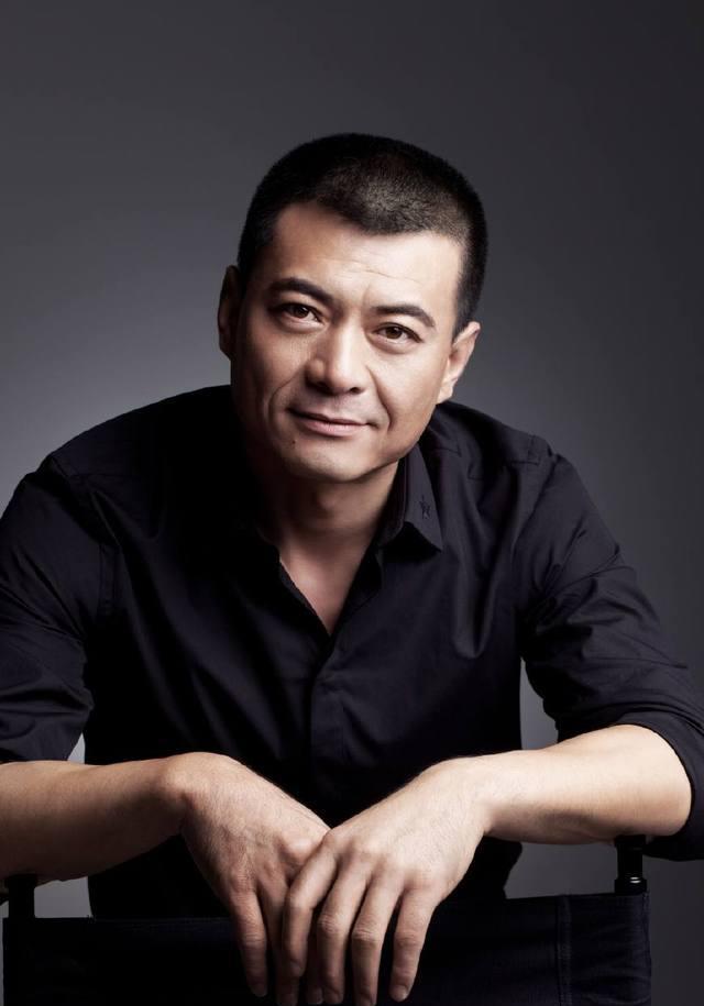 当时王新军是个新人,而唐静已是知名演员,在唐静的帮助下,王新军才