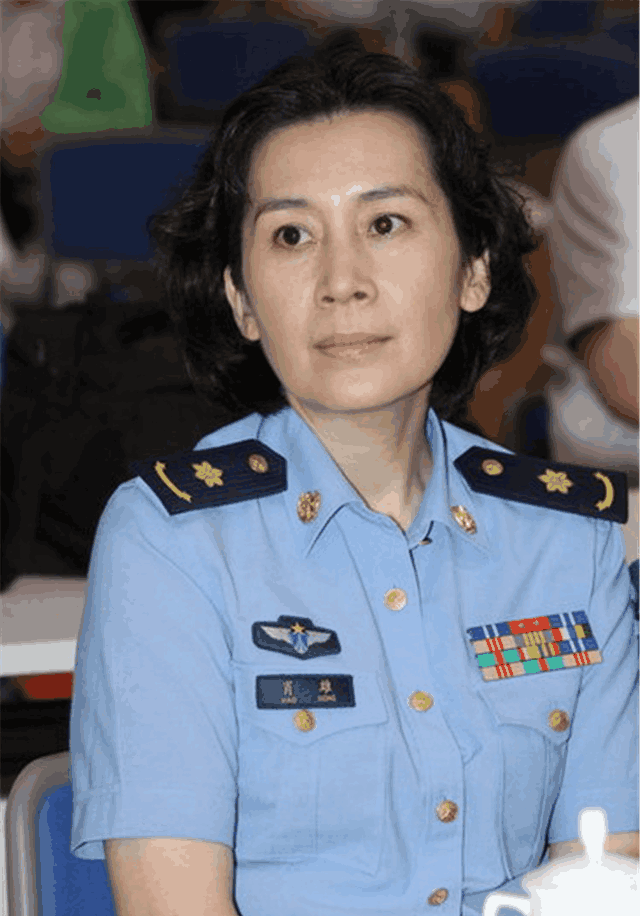 肖雄早已将自己嫁给了热爱的舞台,当然如果再一次遇到真爱,想必她也会