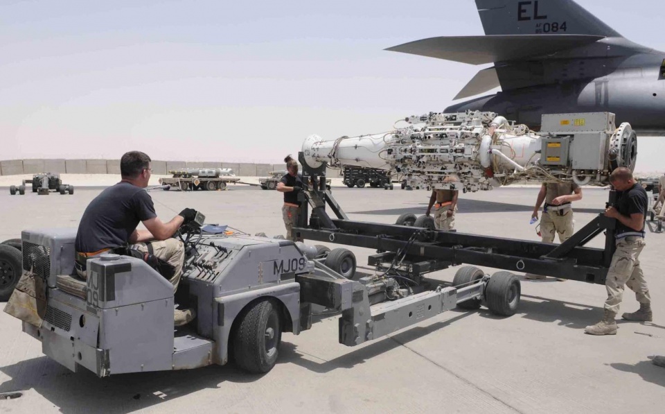 以准备用到2040年的b-52h来说,它最多可挂载惊人的20枚agm-86b巡航