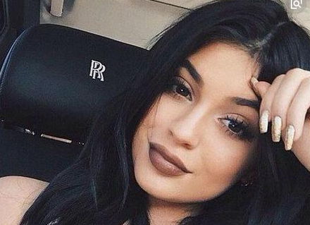 福布斯正式公布2018年名人收入排行,中国成龙