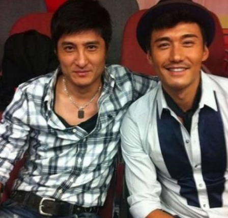 弟弟是国际名模住720平豪宅,哥哥入狱一蹶不振|粉红女郎|胡兵|胡东