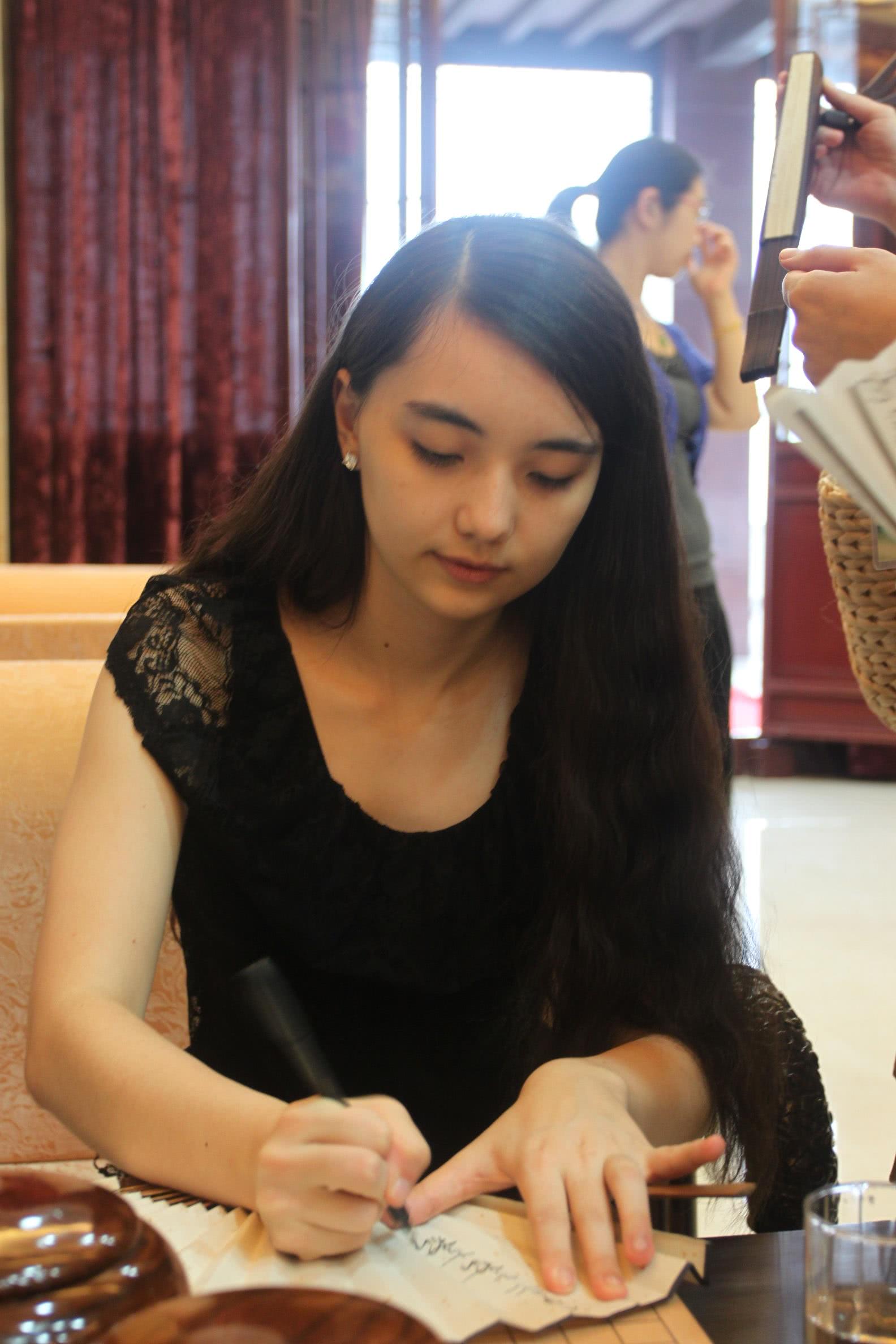 最漂亮,最聪明的女棋手她不是第一,没人敢称第一