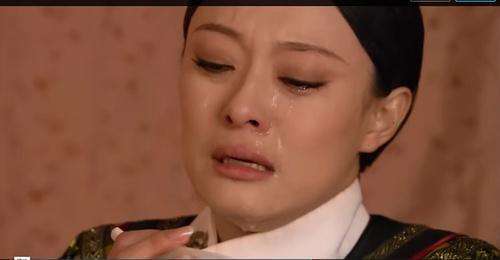 个演员,眼泪说流就流,感情收放自如,恐惧又痛心的呻吟,泣不成声的无奈