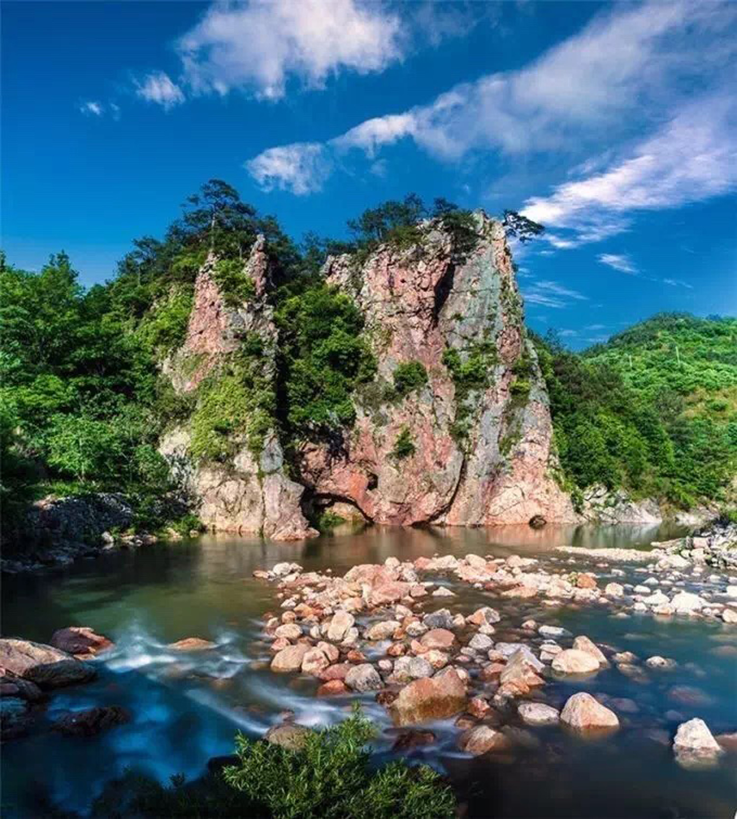马鬃岭自然保护区,在安徽省金寨县西南部,处于大别山腹地.