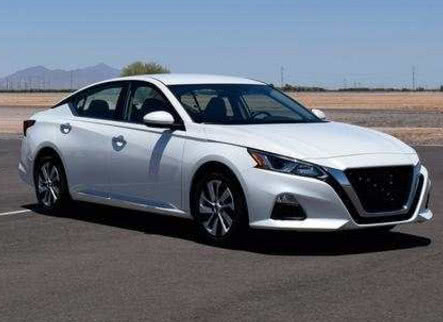 新款天籁正式亮相，外观颜值不输雅阁，2.0t发动机，15万必成爆款