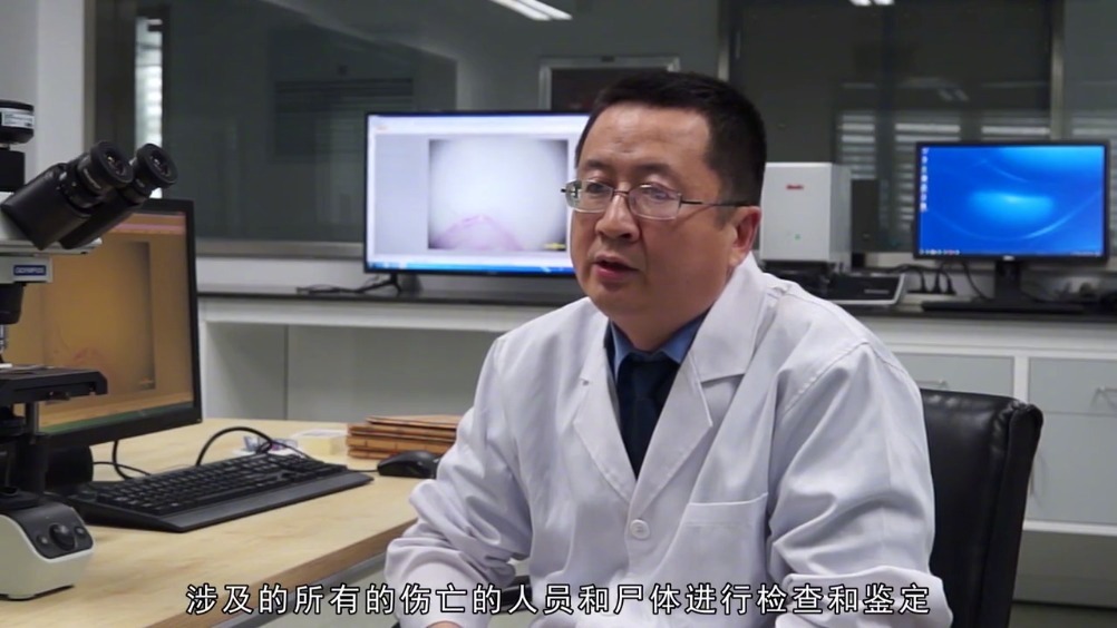 【法医手记:我们游走于生死之间】看守所里15岁少年的为何会离奇死亡?嫌疑...|看守所|法医|少年_新浪新闻