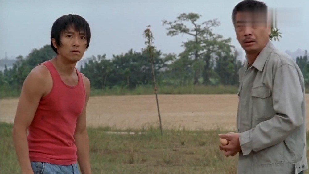 黄金右脚达叔教六人踢足球,星爷脚力太大,竟被单独训练踢鸡蛋!