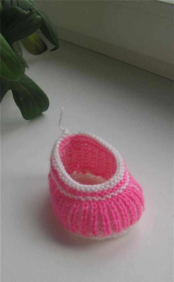 亲手给宝宝做可爱的鞋子,毛线编织宝宝鞋(值得收藏)