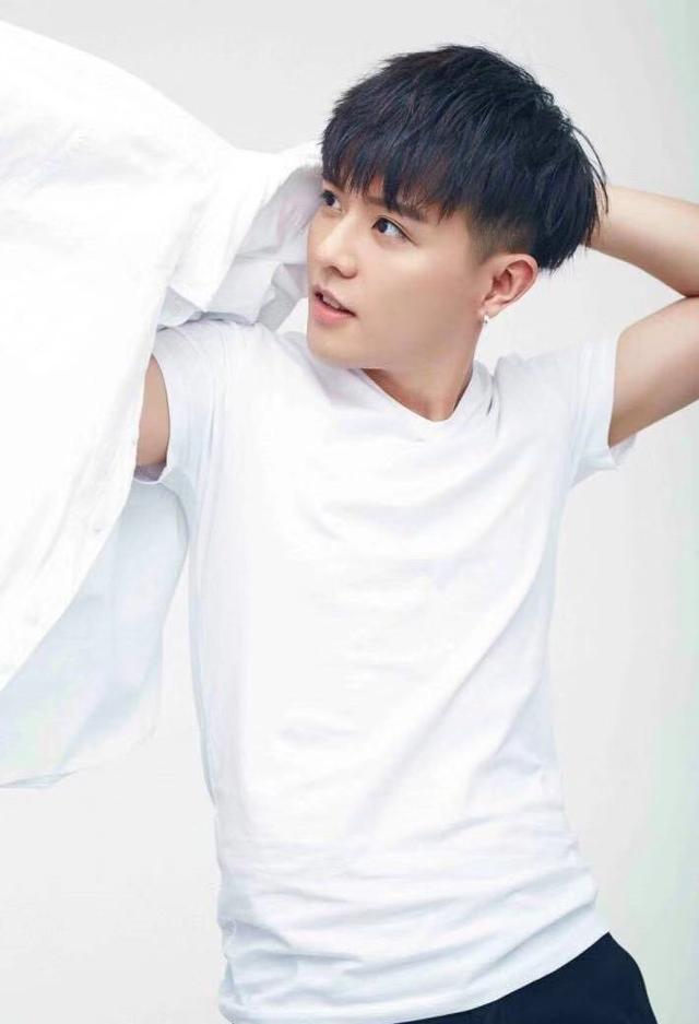 晓娱专访丨徐嘉苇朵喵喵20升级版完美诠释猫系少年